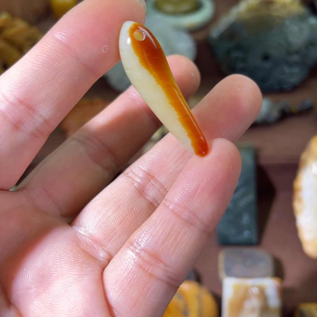 未镶嵌蛇纹石玉颈饰
