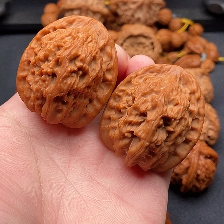 文玩核桃把件红狮子