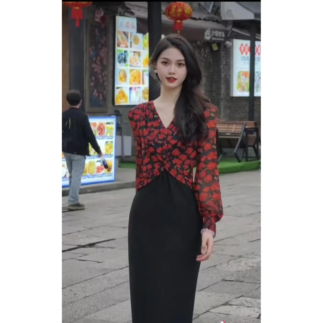 QIQI【蔷薇】春夏新款V领收腰连衣裙W-40786