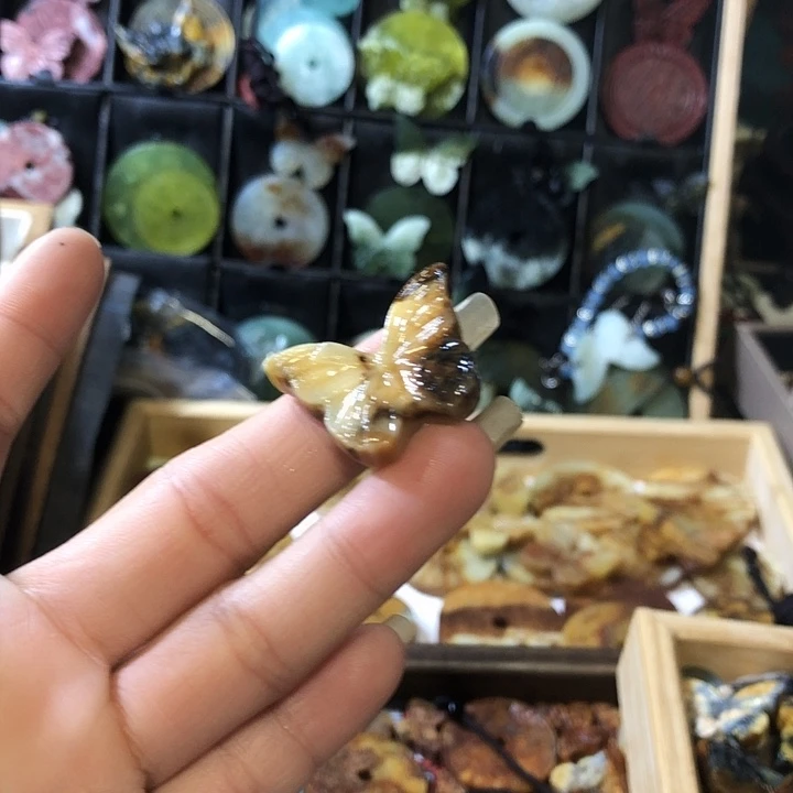 岫玉未镶嵌岫玉挂件