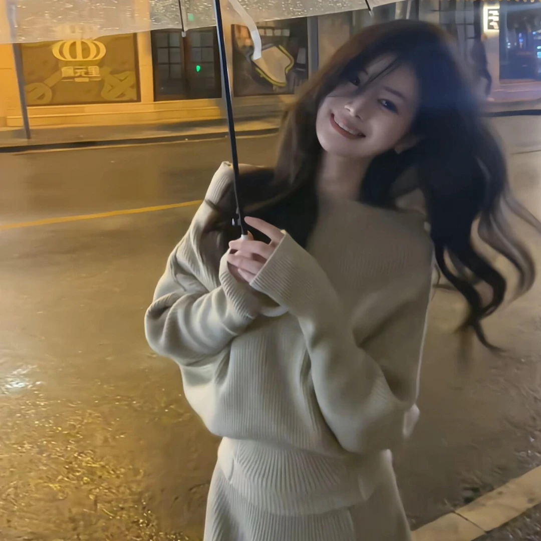 法式气质慵懒风杏色针织连衣裙子女秋冬2025新款毛衣内搭套装长裙