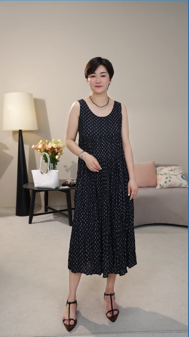 8796【微风】无袖中长款吊带裙时尚宽松新款褶皱连衣裙碎花女款