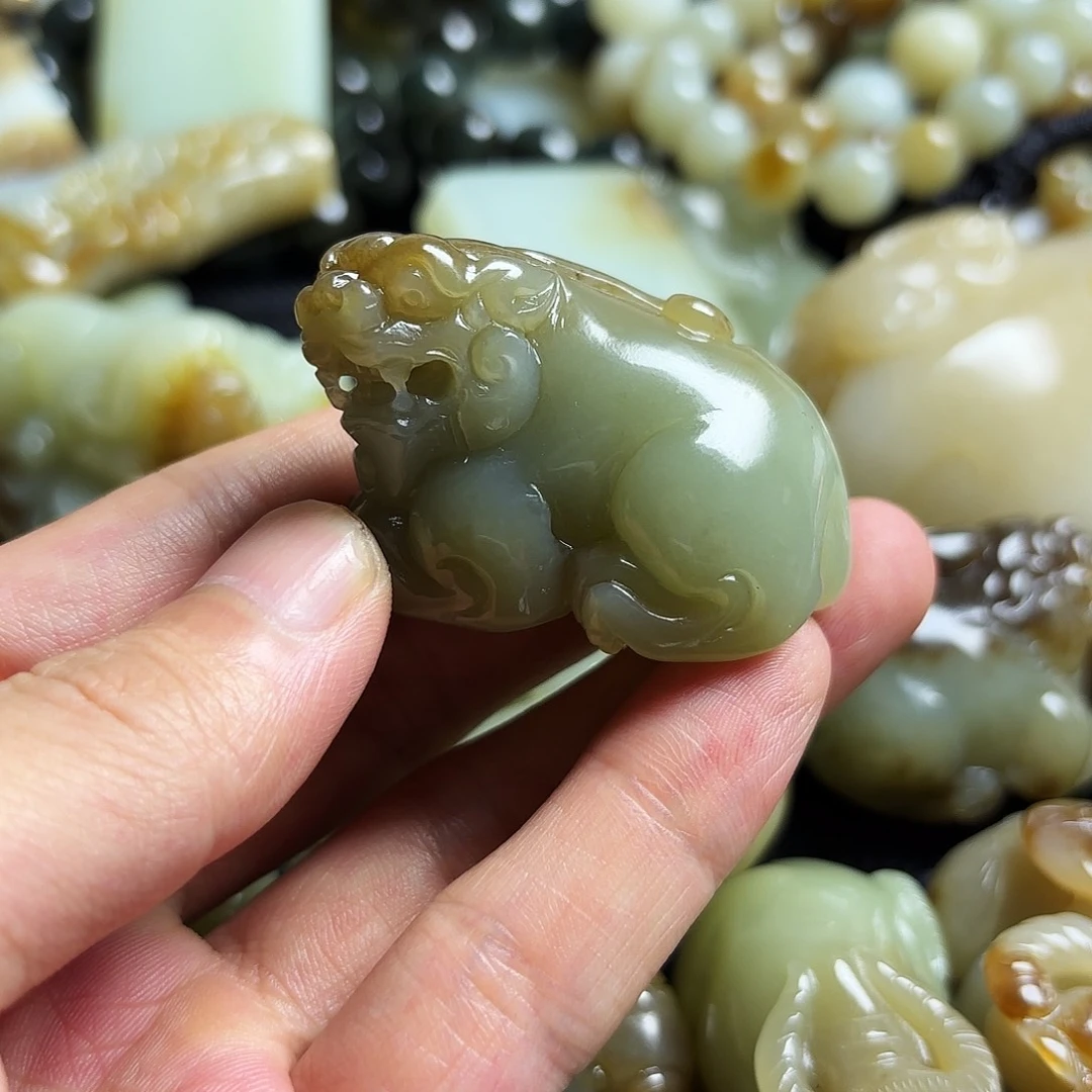 龙***哥吊坠(不含链)未镶嵌和田玉