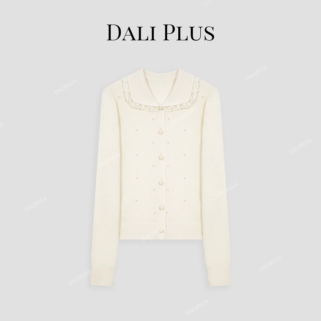 DALI PLUS重磅绵羊毛软糯亲肤钉珠娃娃领领蕾丝边针织衫-D4MM0521