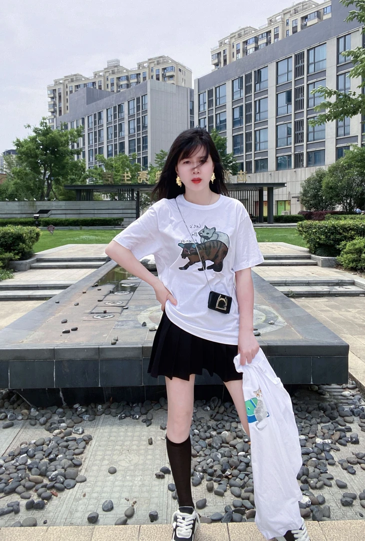 短袖彩绘圆领印花时尚宽松春夏常规insT恤休闲百搭白色夏季慵懒风