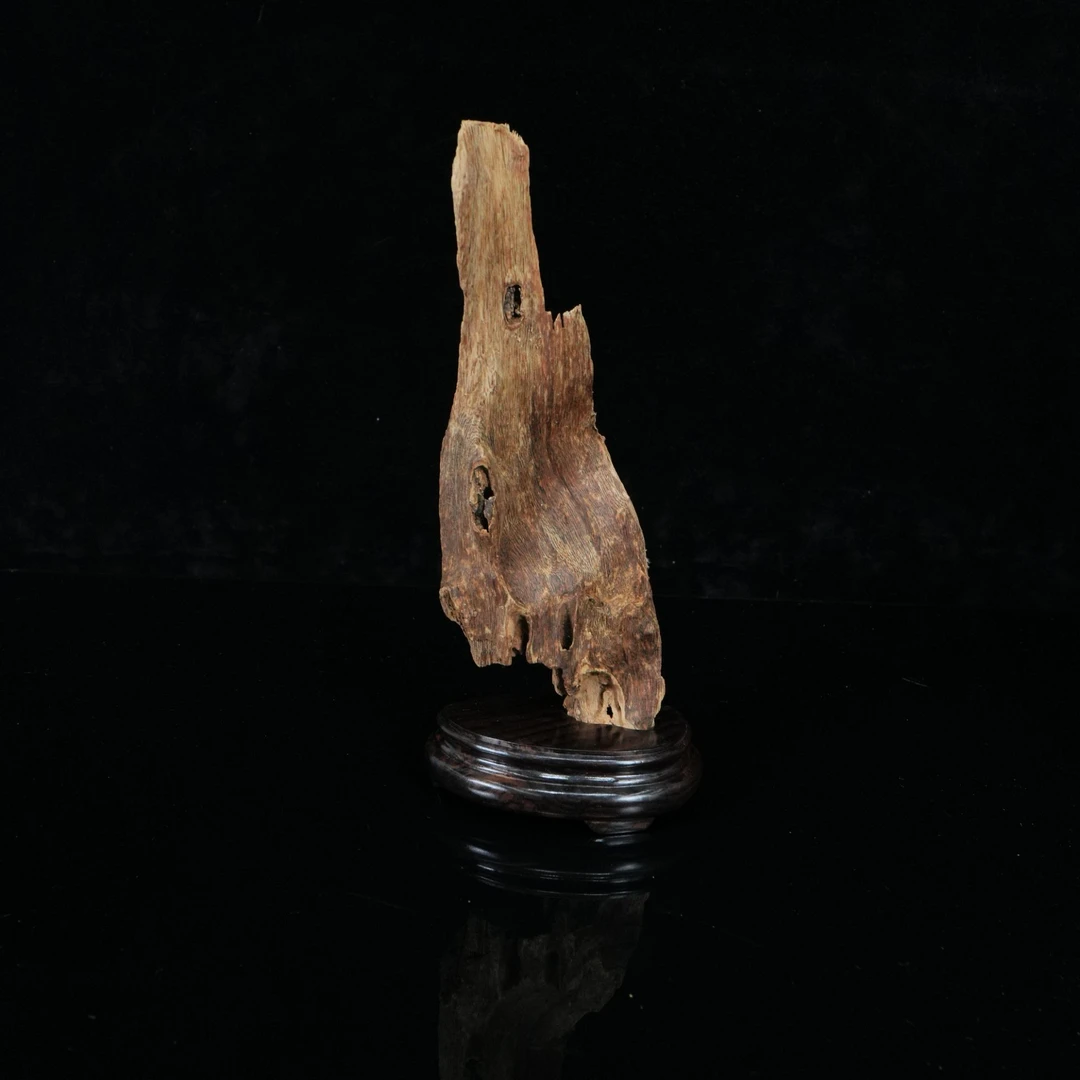 A6386 海南沉香树心软油皮纱摆件 9x6x19cm 24.9g