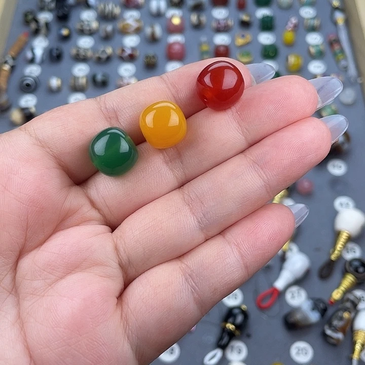 叫***哥玛瑙/玉髓饰品未镶嵌
