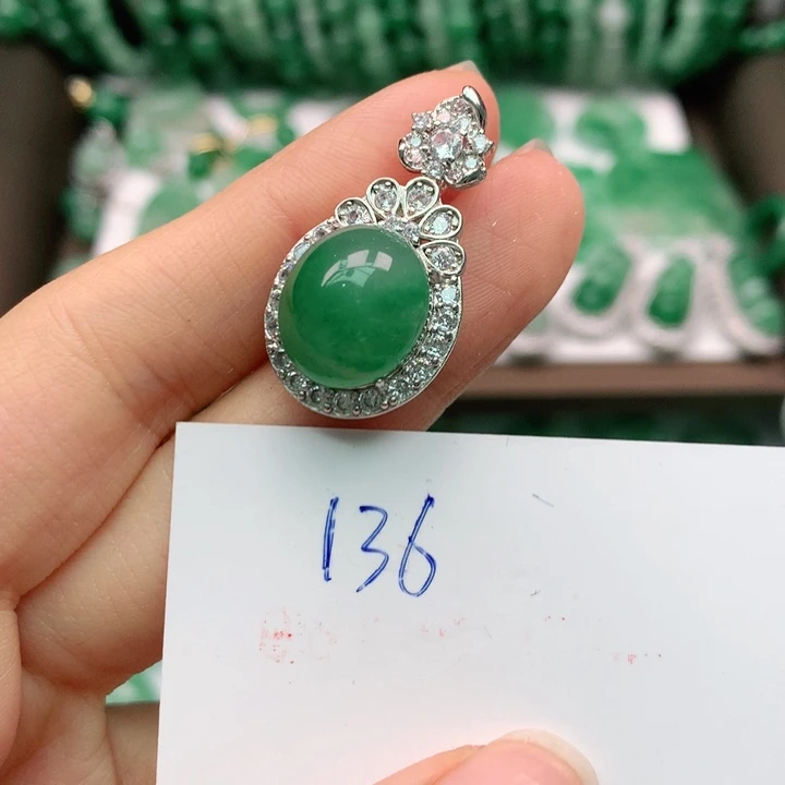 石英质玉颈饰合金