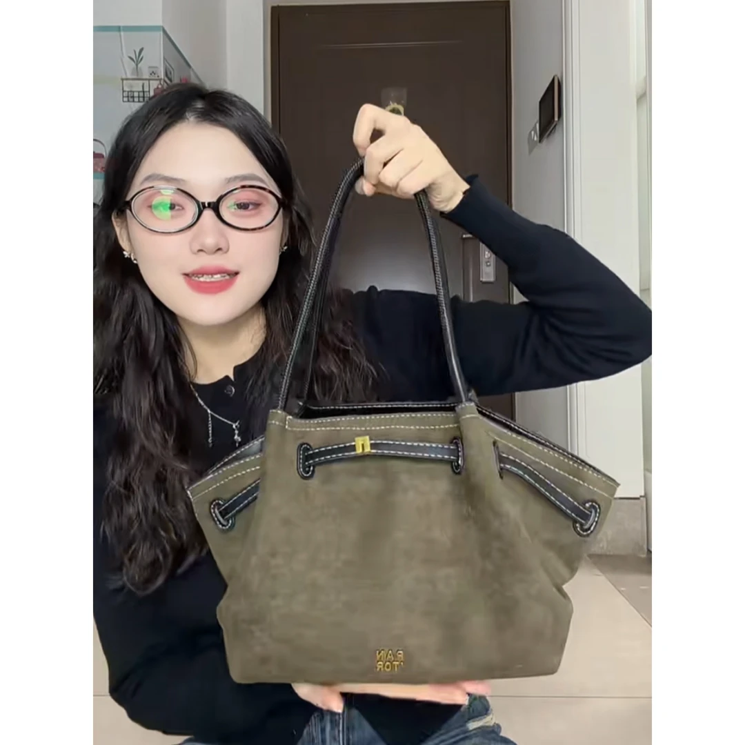 复古麂皮绒菜篮子水桶托特包包女式2026新款秋冬大容量单肩云朵包