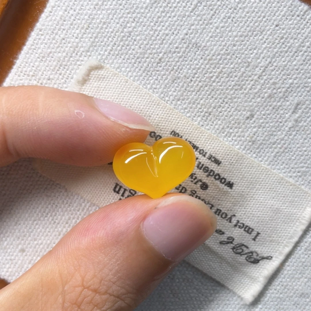 未镶嵌琥珀裸石屁桃爱心