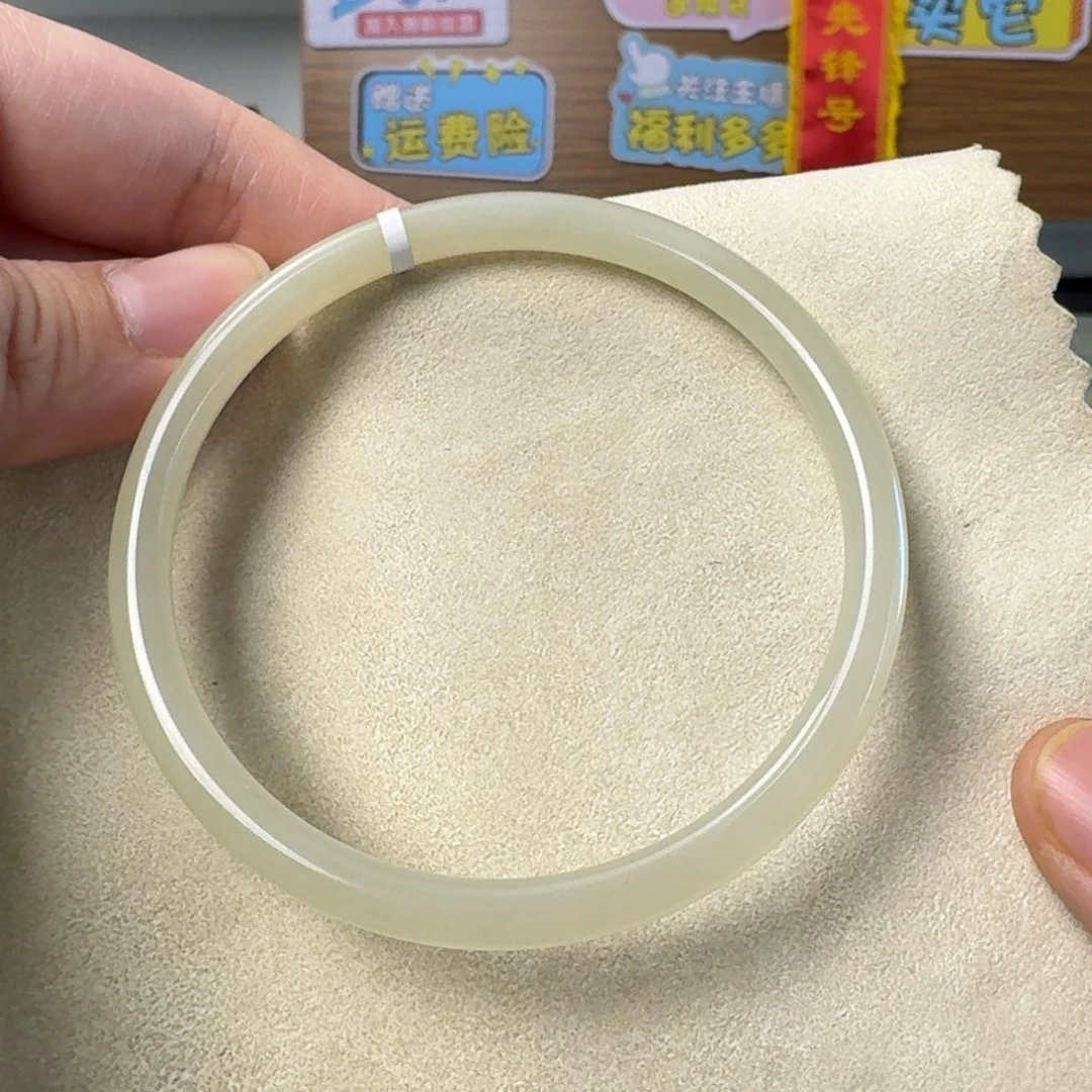 和田玉手镯未镶嵌圆和田玉叮当镯