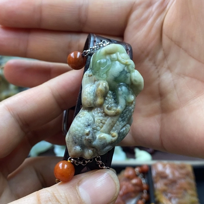 【闪购商品】蛇纹石玉手牌未镶嵌
