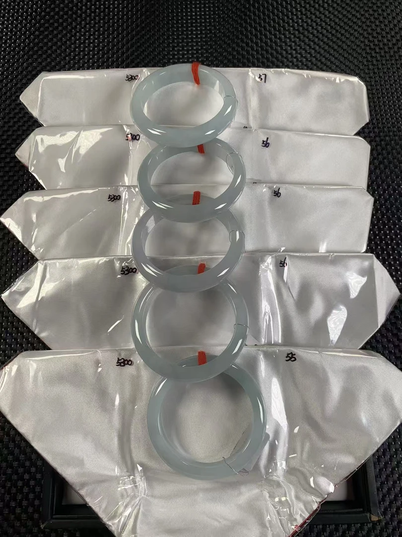 天然缅甸翡翠A货手镯多样性发货，发一件