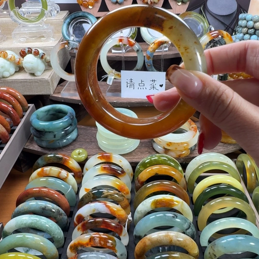 C***g蛇纹石玉未镶嵌手镯