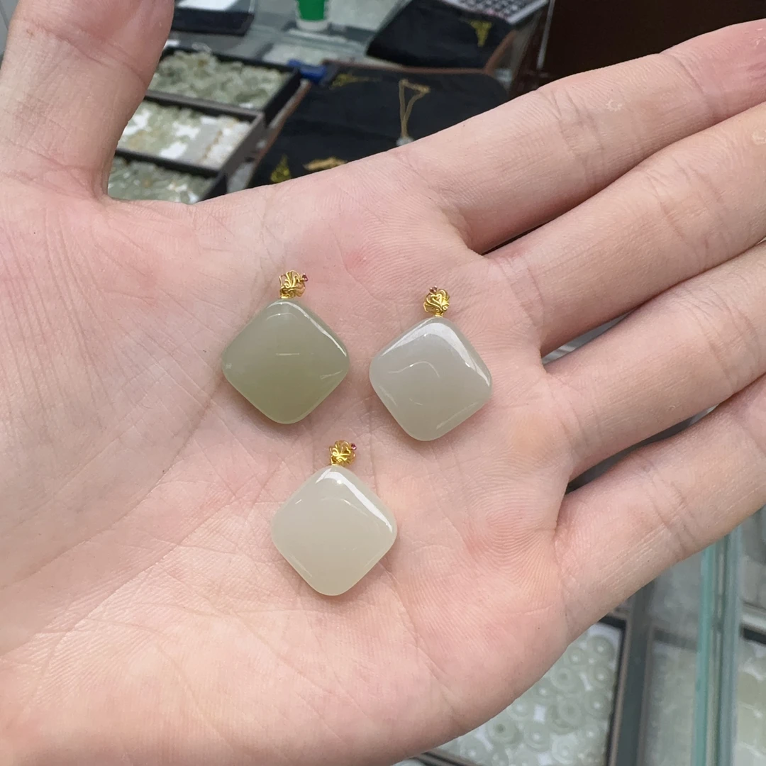 天然和田玉方糖吊坠多样性拍一发一sj
