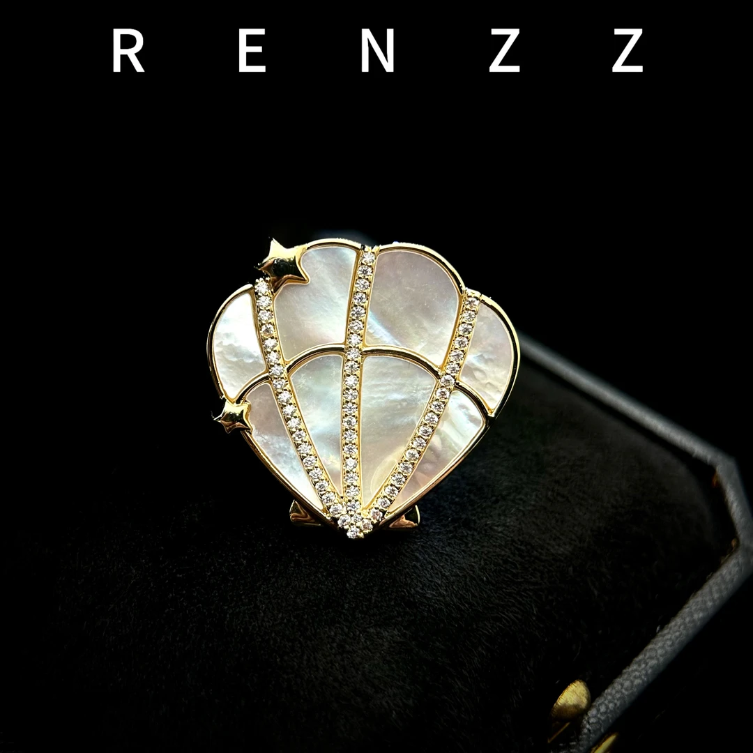 1506白色扇贝贝壳胸针