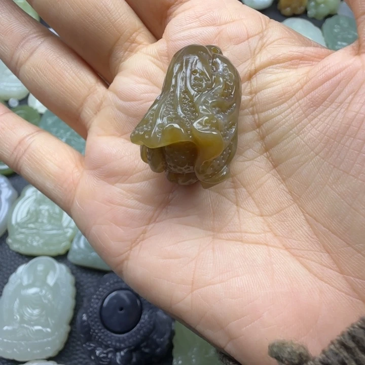 和田玉未镶嵌珠宝奇石