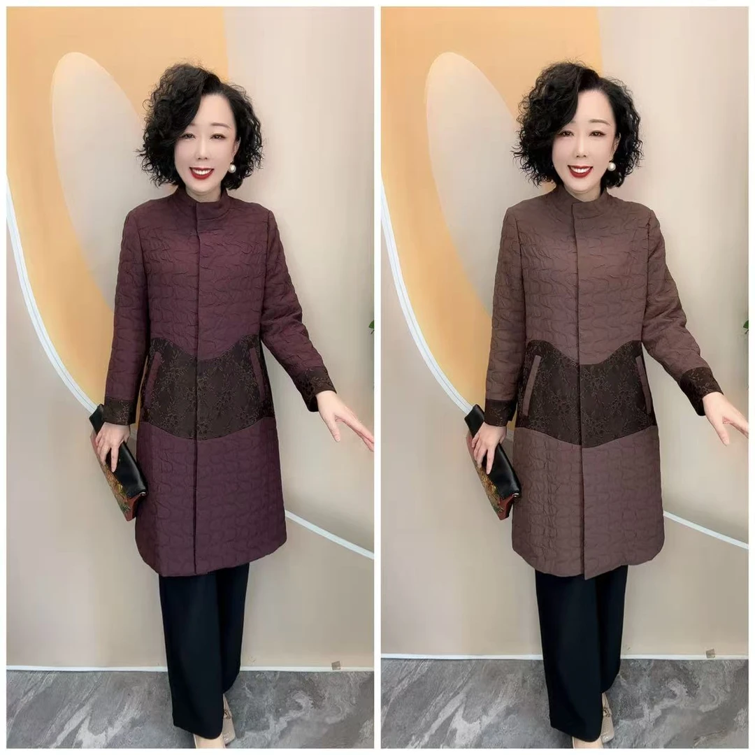 810新款暗花小立领拼接中老年时尚洋气宽松大码加衬风衣，96衣长
