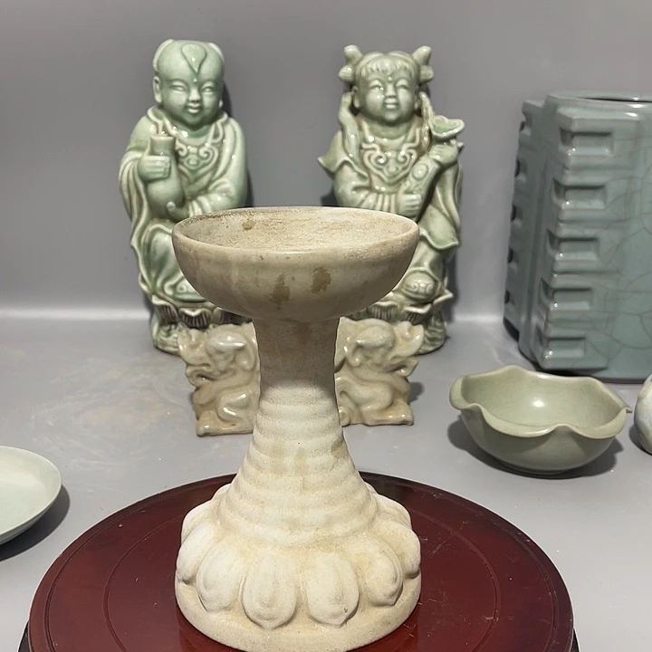 这是一个青瓷的使用器