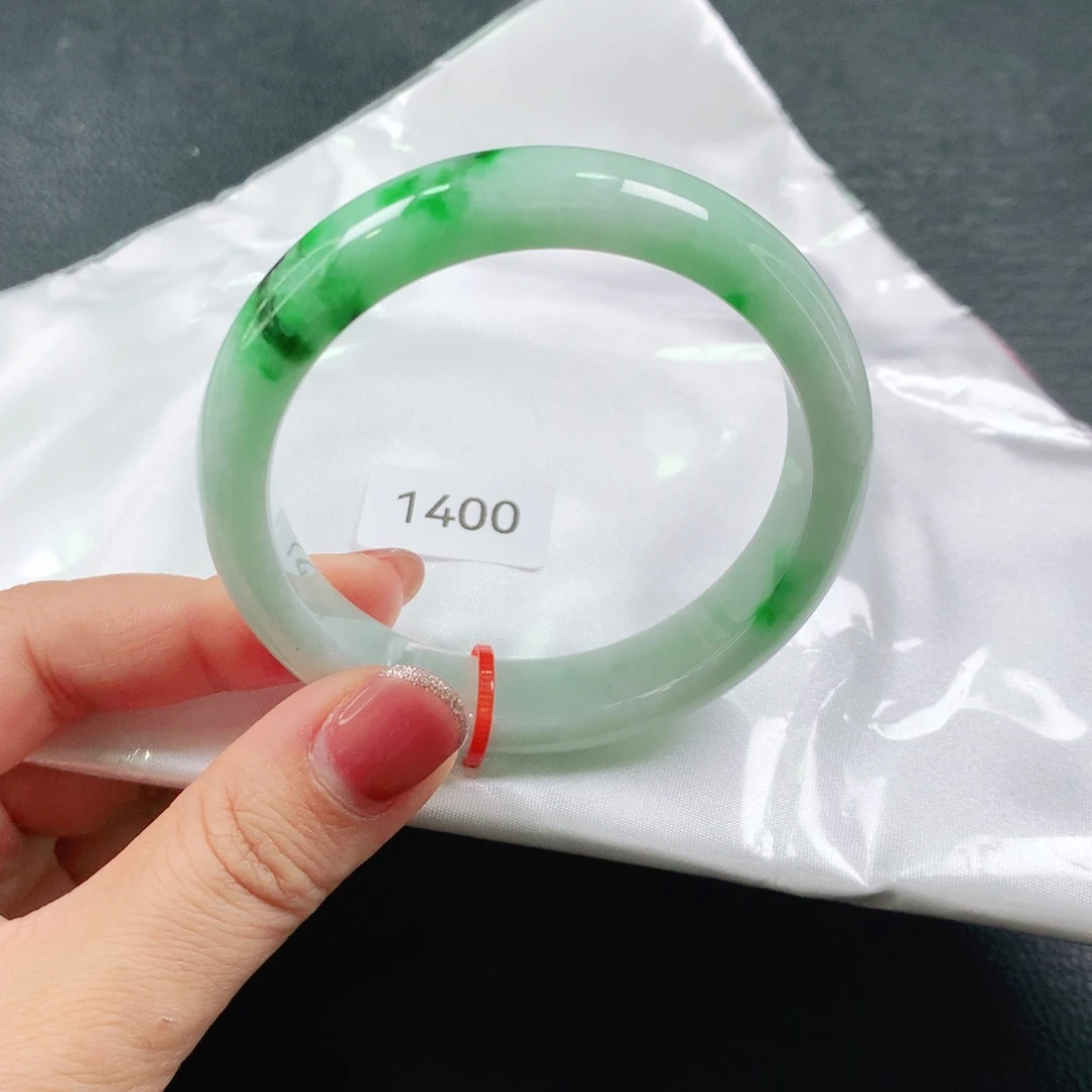 翡翠未镶嵌手镯03