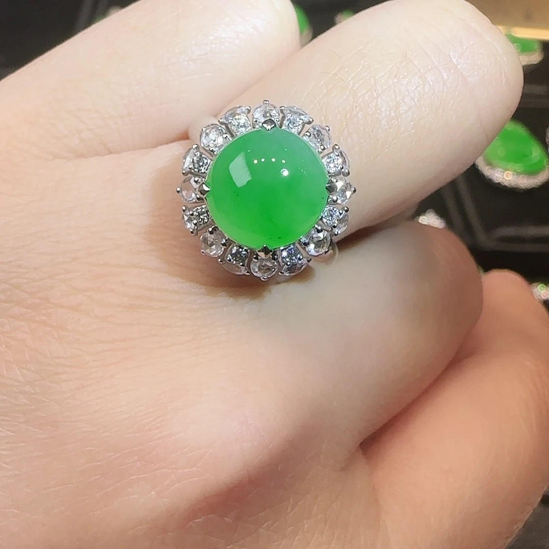 翡翠18K金镶嵌戒指