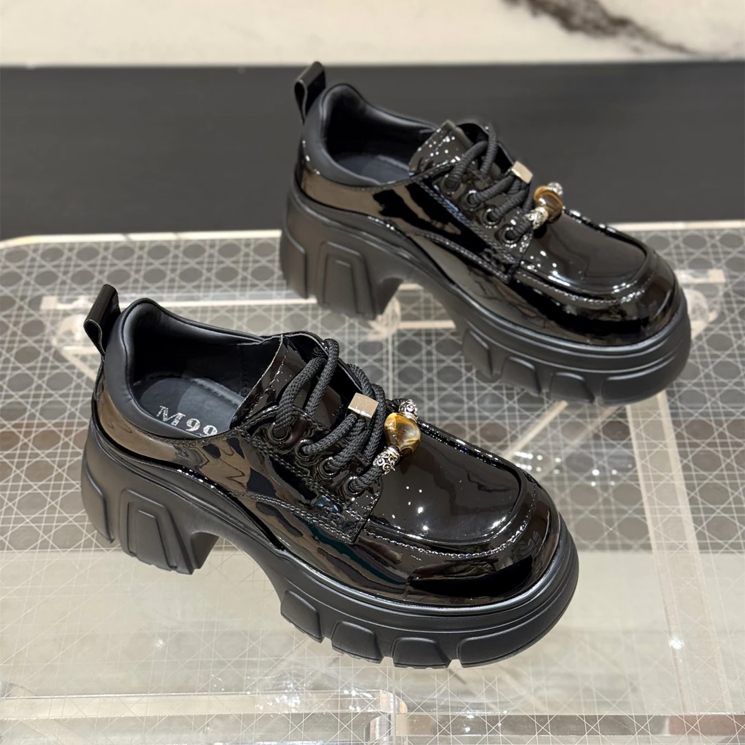 厚底增高复古漆皮小皮鞋女2025新款秋洋气系带松糕百搭乐福鞋单鞋