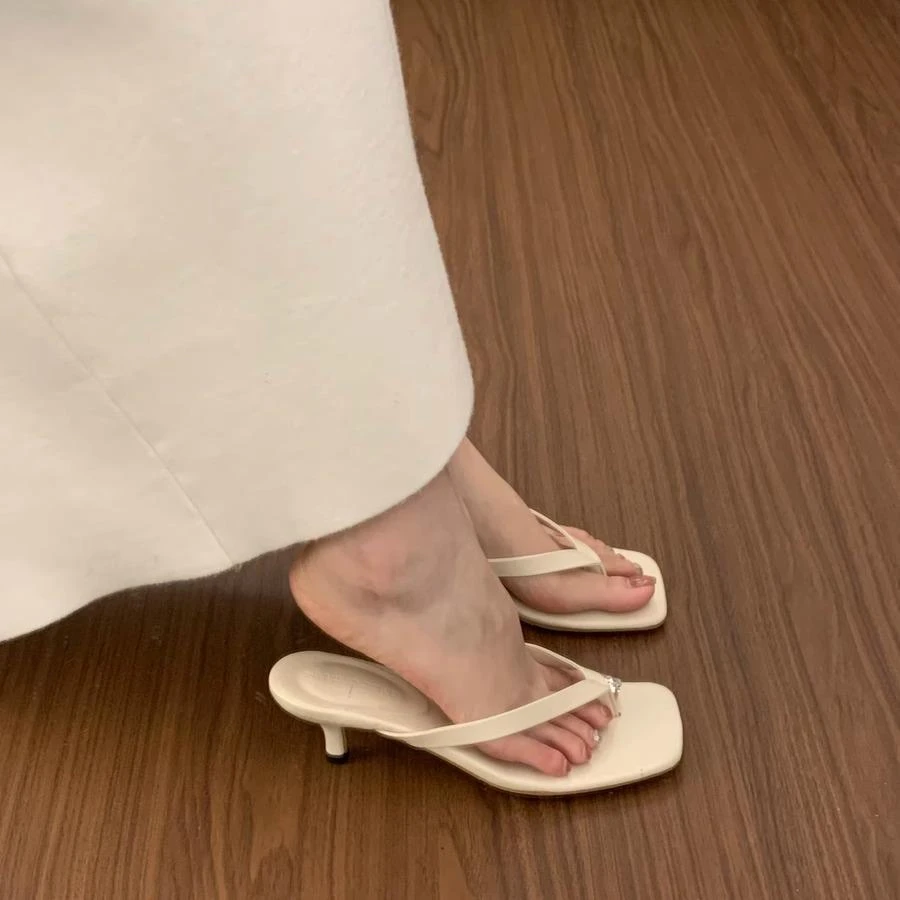 简约百搭细跟夹趾人字拖鞋女夏外穿配裙子仙女风法式绝美凉拖鞋子