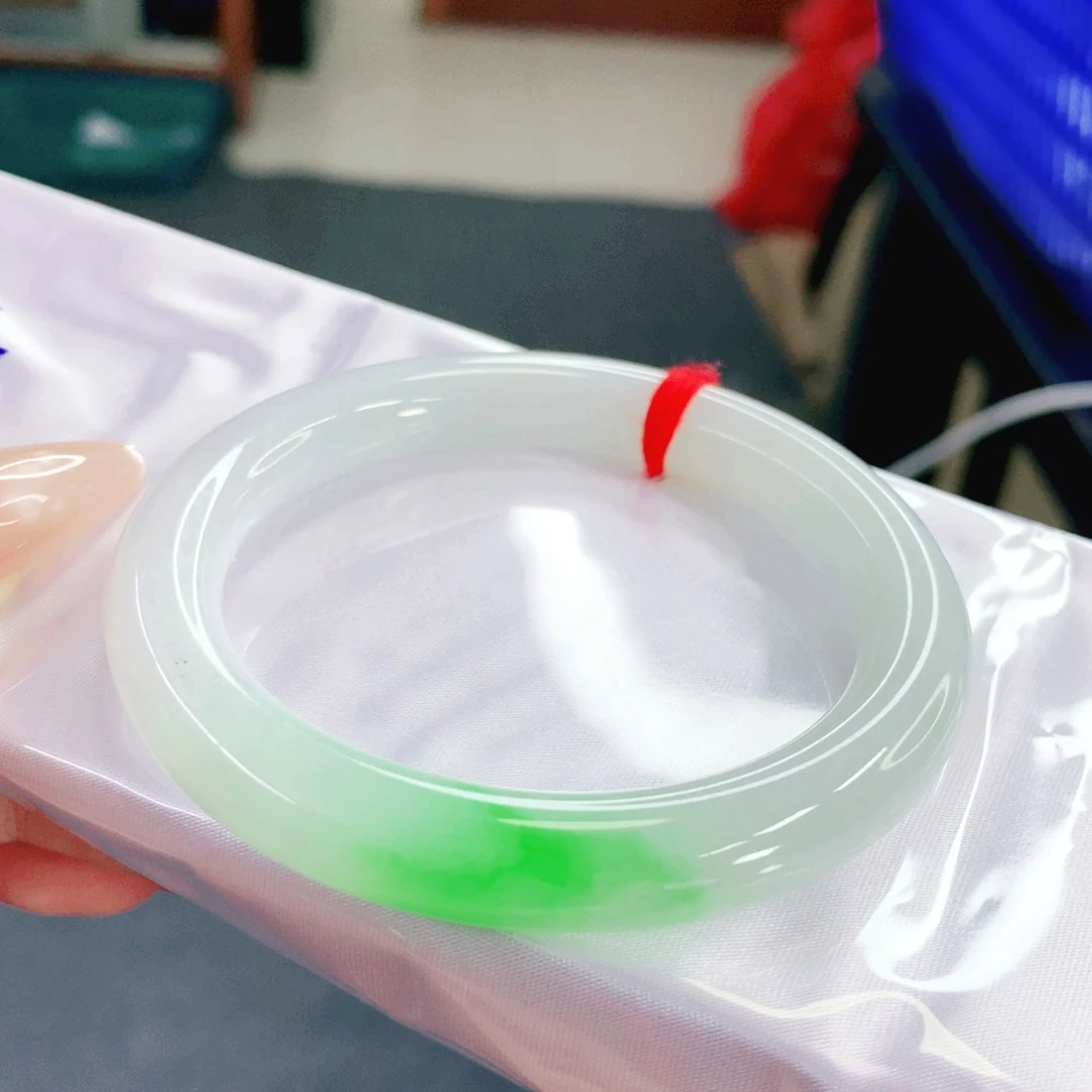 翡翠未镶嵌手镯54