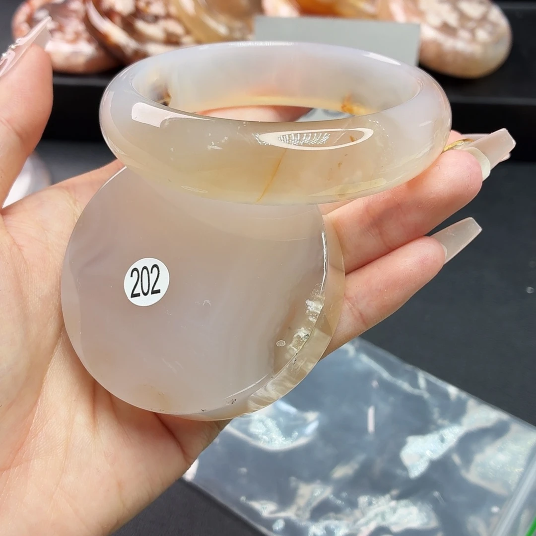 顺***流手镯玛瑙/玉髓未镶嵌