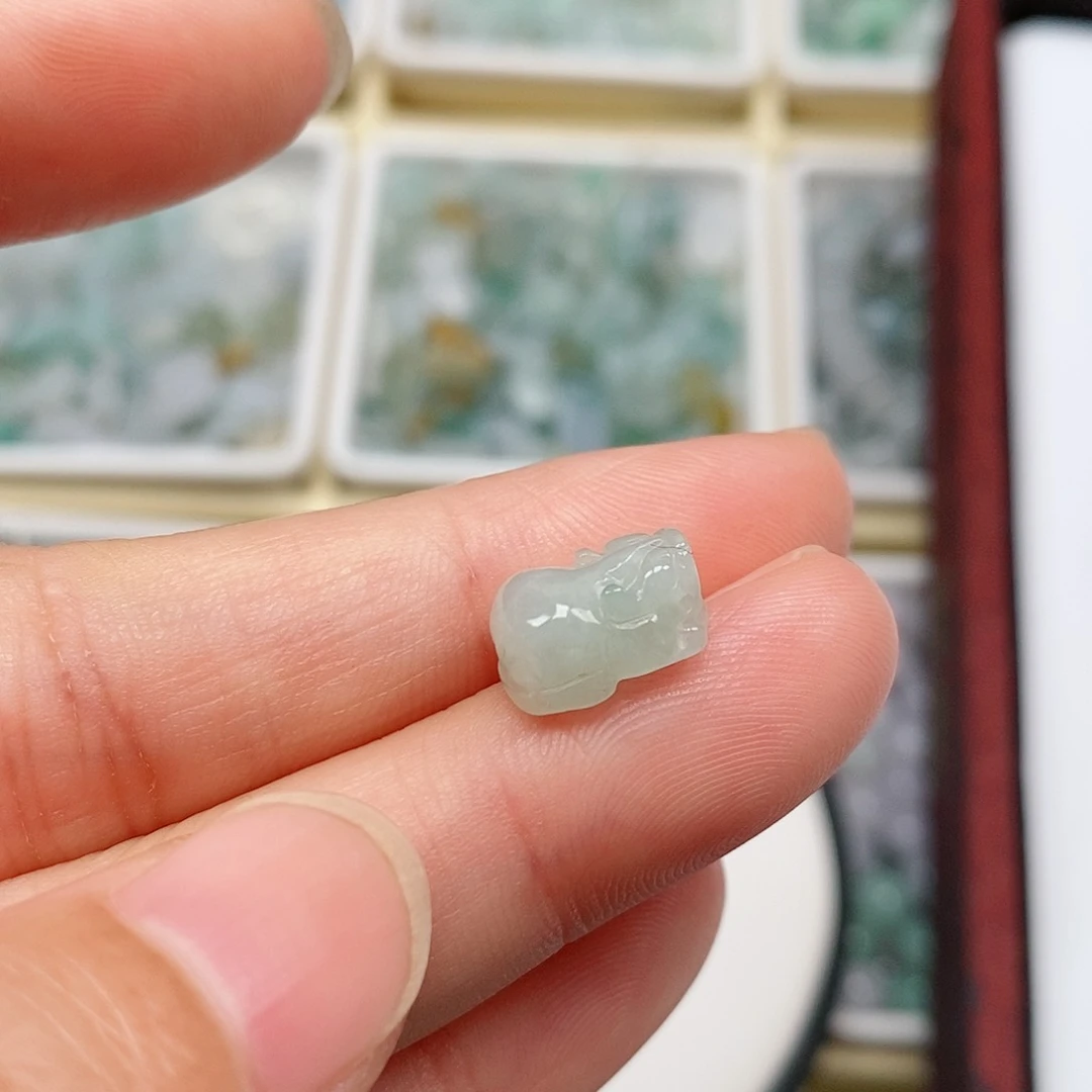 翡翠未镶嵌吊坠(不含链)1*