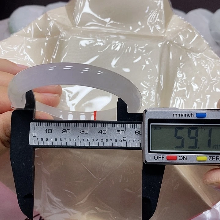 翡翠手镯未镶嵌563