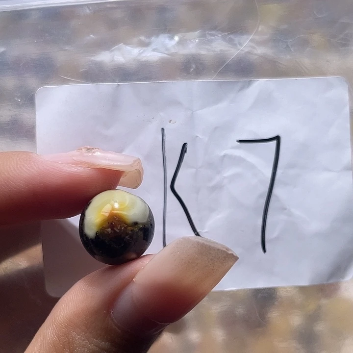 琥珀未镶嵌裸石12.3福利