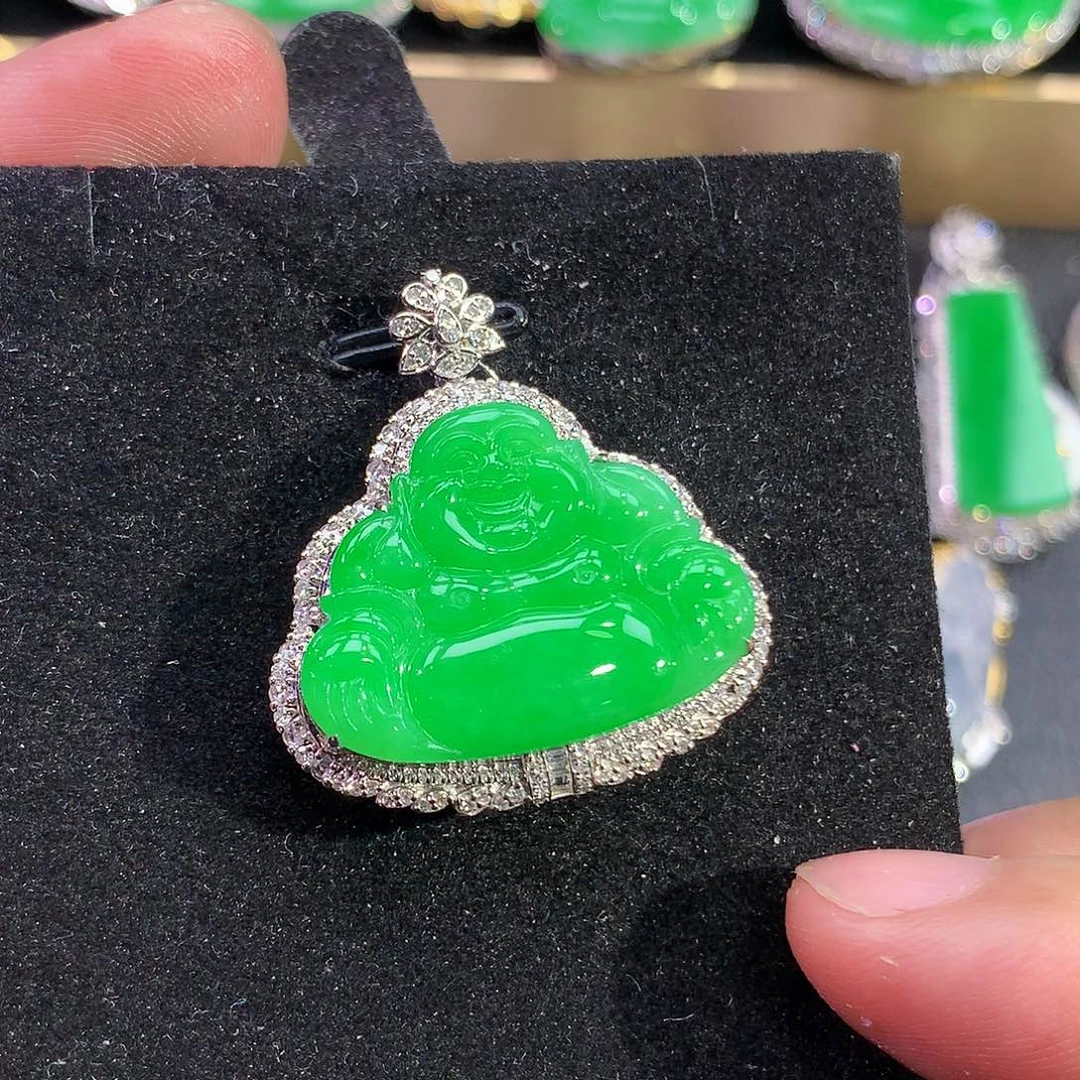 翡翠18K金镶嵌颈饰