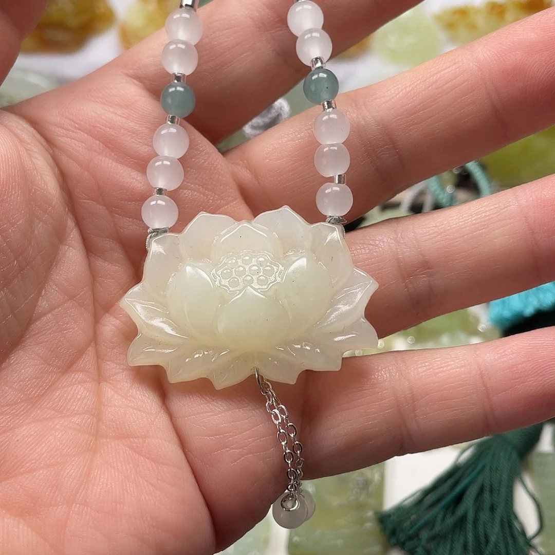 海***花蛇纹石玉未镶嵌颈饰