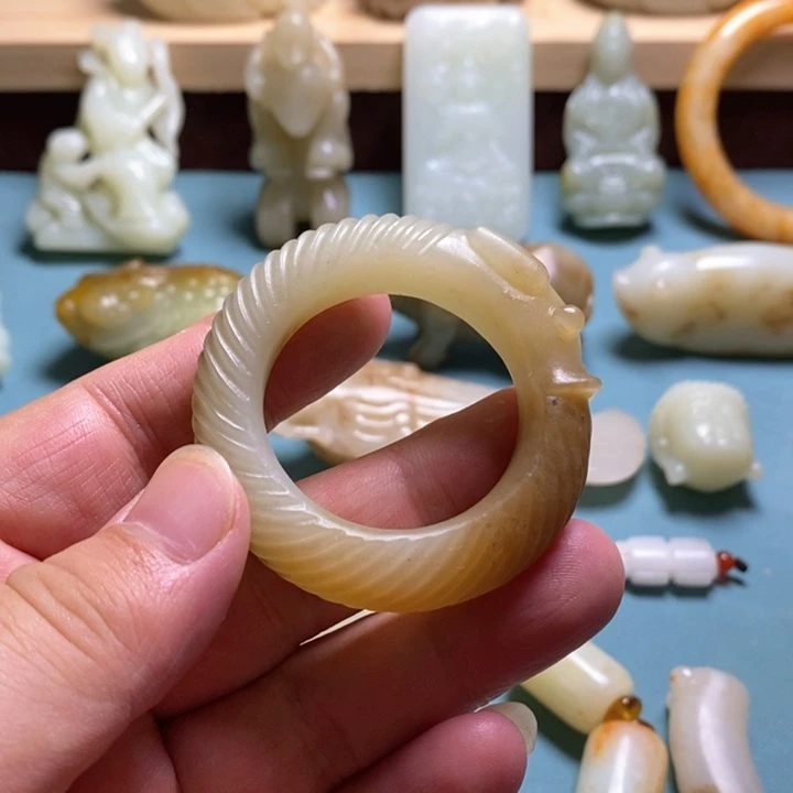 和田玉未镶嵌挂件