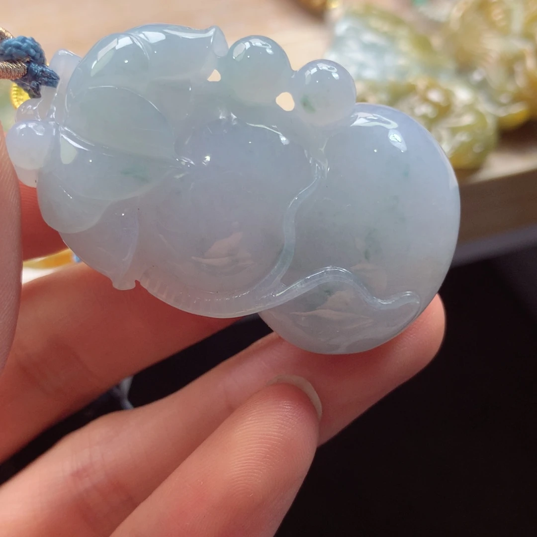 翡翠未镶嵌颈饰吊坠