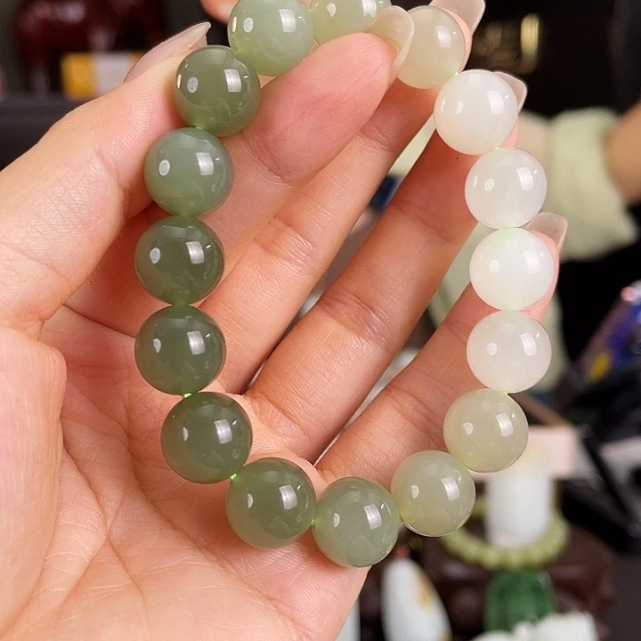 和田玉未镶嵌颈饰定制发货