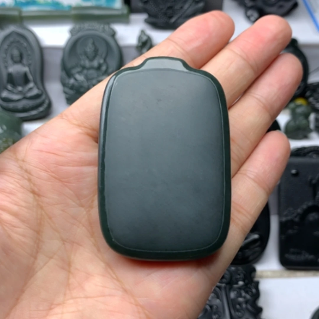 【闪购商品】颈饰未镶嵌和田玉