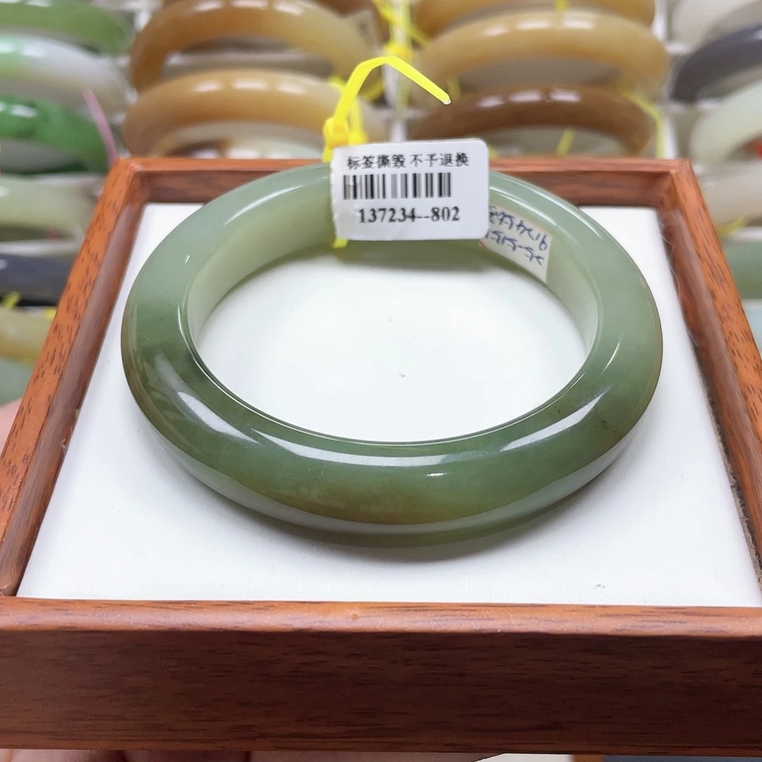 【闪购商品】未镶嵌手镯和田玉17 56+