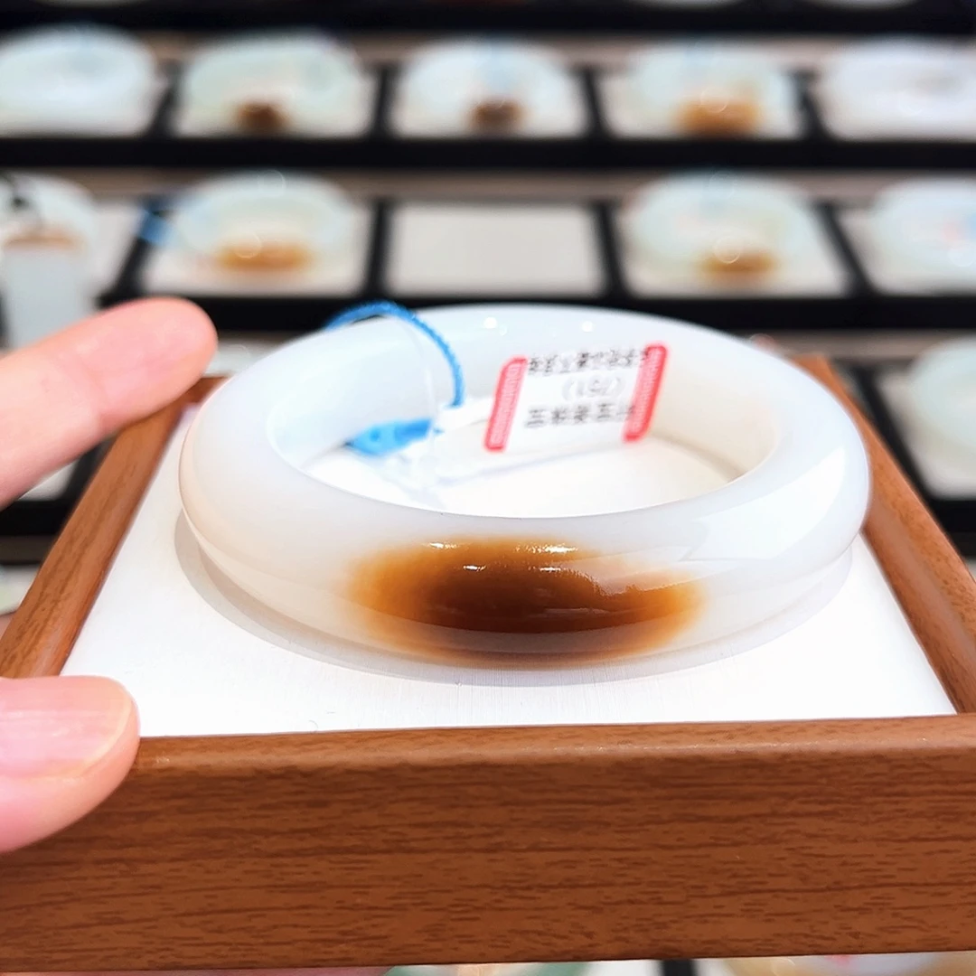 和田玉（糖玉）未镶嵌手镯