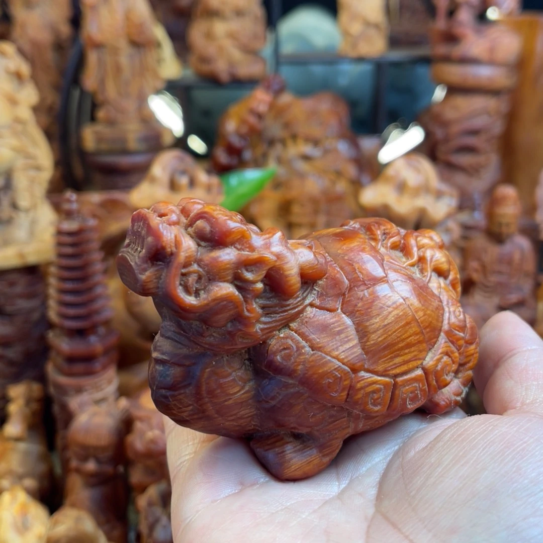 老***徐其他松木（琥珀木）微瑕龙龟
