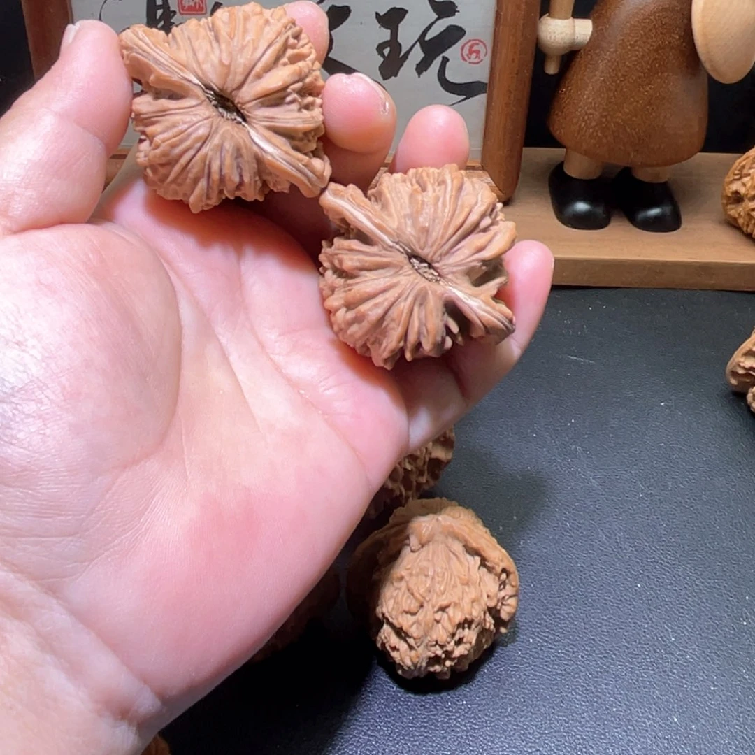 吊坠文玩核桃平谷楼带个虚尖