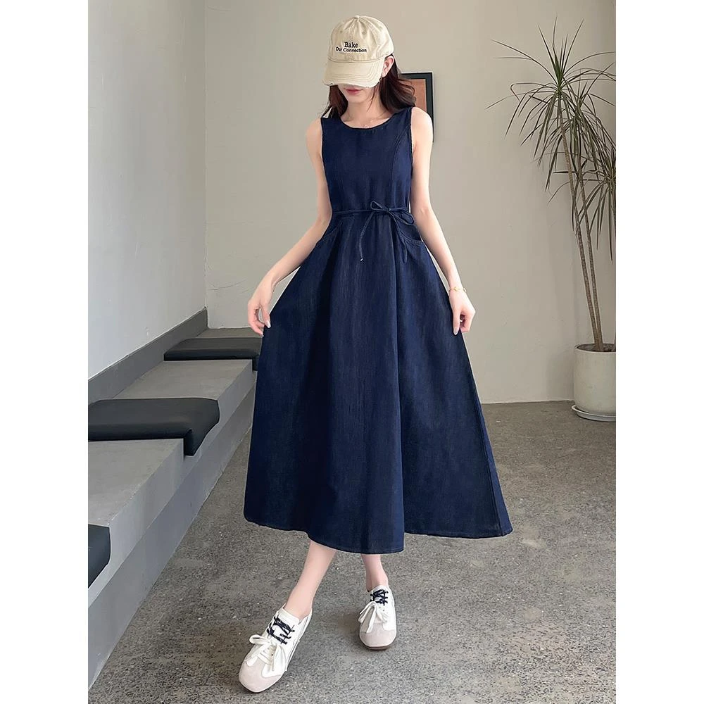 深色无袖背心吊带连衣裙子女2025夏薄海边度假裙法式气质系带长裙