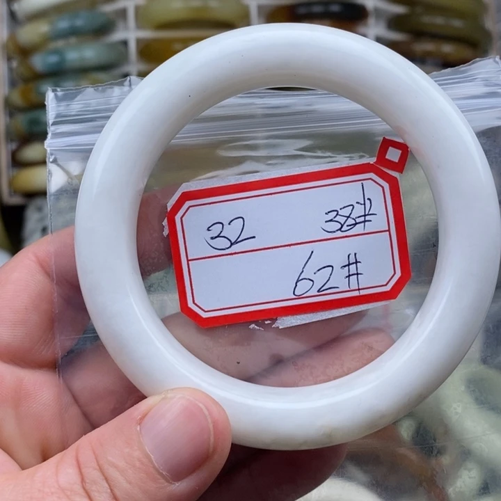 未镶嵌蛇纹石玉手链