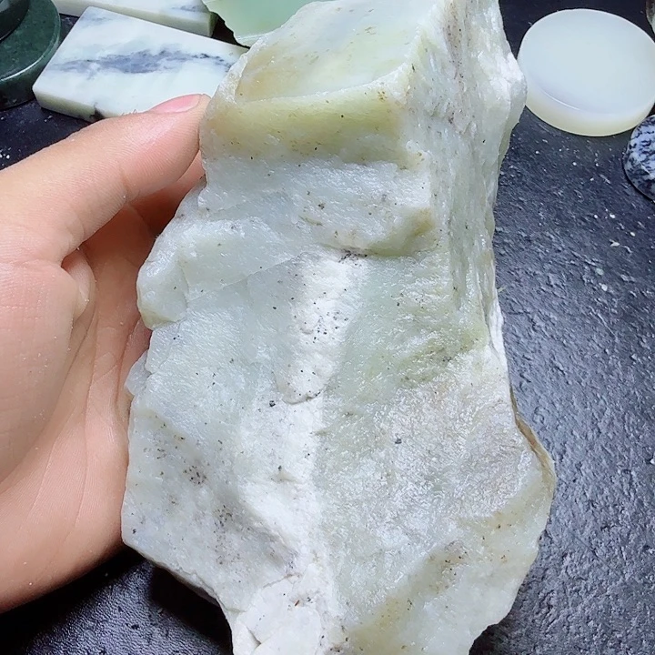 和田玉（糖玉）未镶嵌珠宝奇石