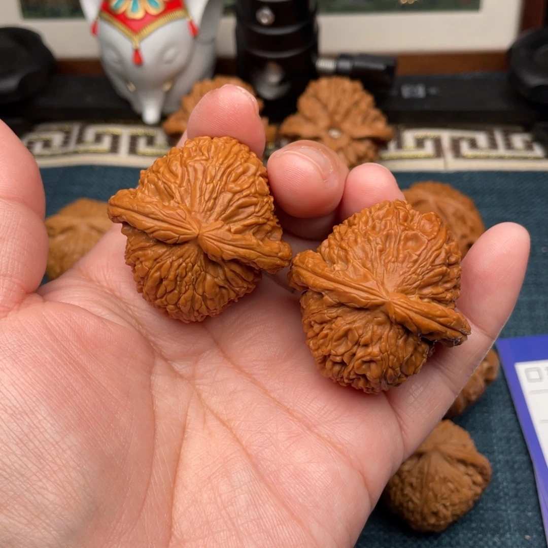 把件文玩核桃红皮球白41