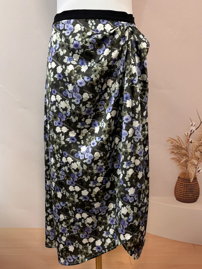 【下单无需备注自选尺码】 秋水碎花半身短裙C049