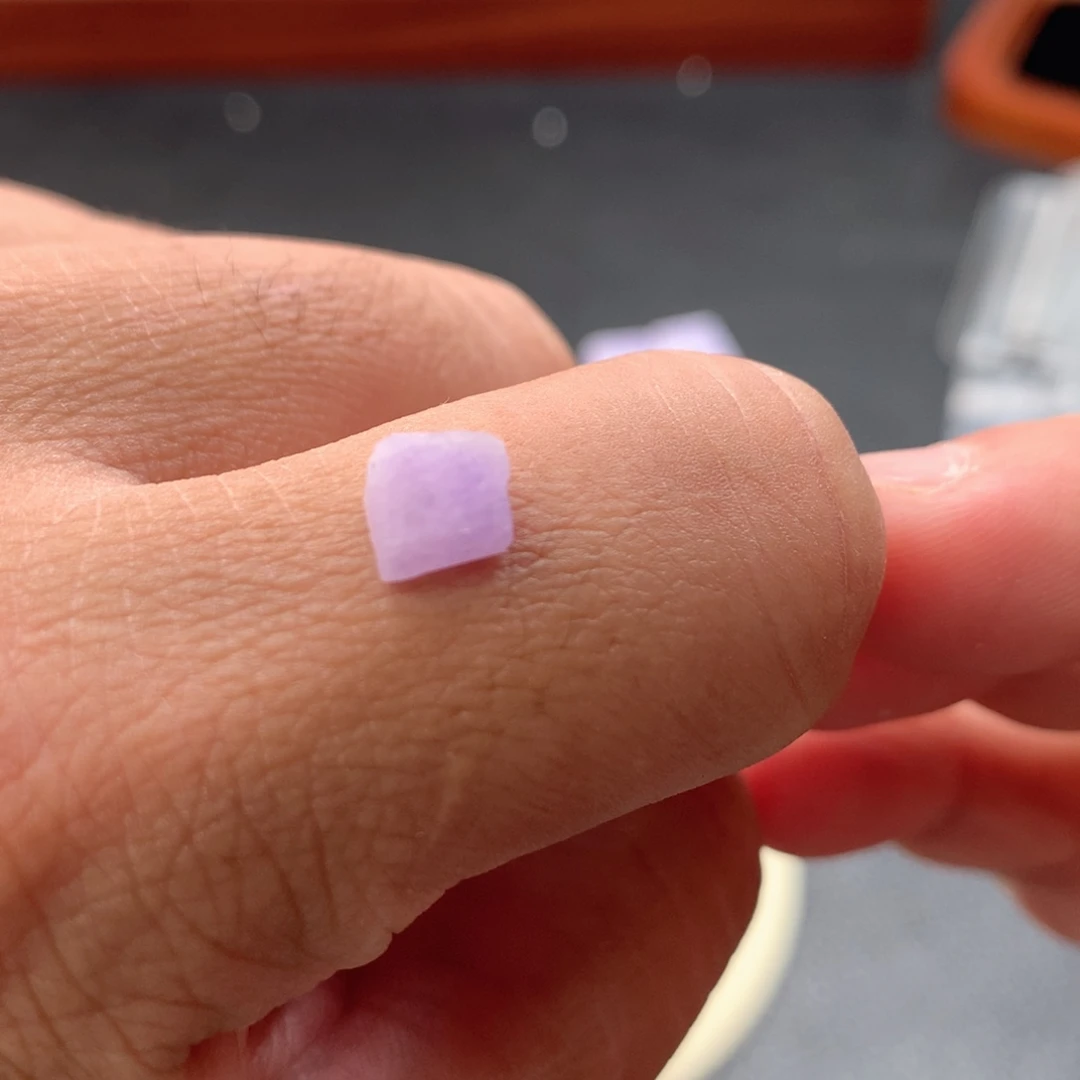 林***亚翡翠未镶嵌耳饰翡翠