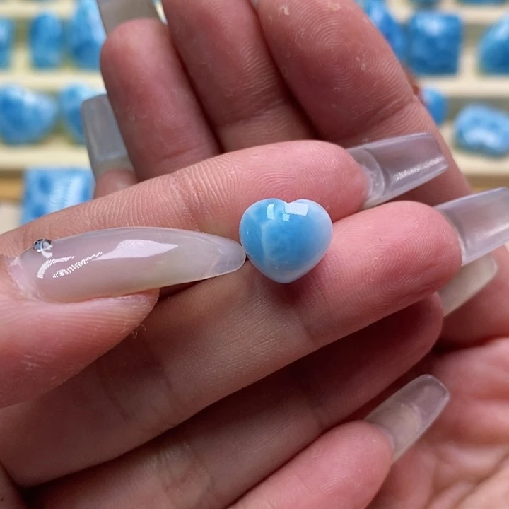 针钠钙石（海纹石）未镶嵌颈饰