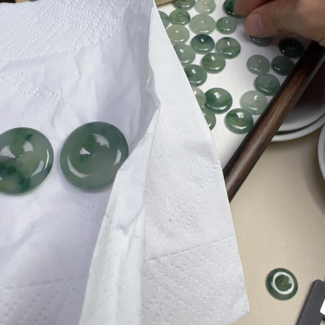 爆***~翡翠散珠翡翠平安扣2个